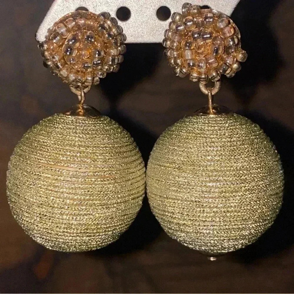 Vintage Beaded Pierced Earrings Goldtone - Picture 2 of 5